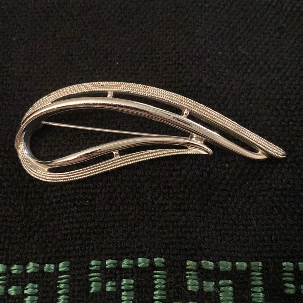 Sarah Coventry | Vintage Silver-Tone Brooch Pin